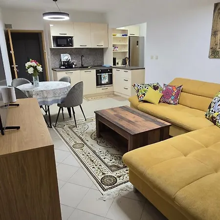 Apartment Sunny Blue Perl *